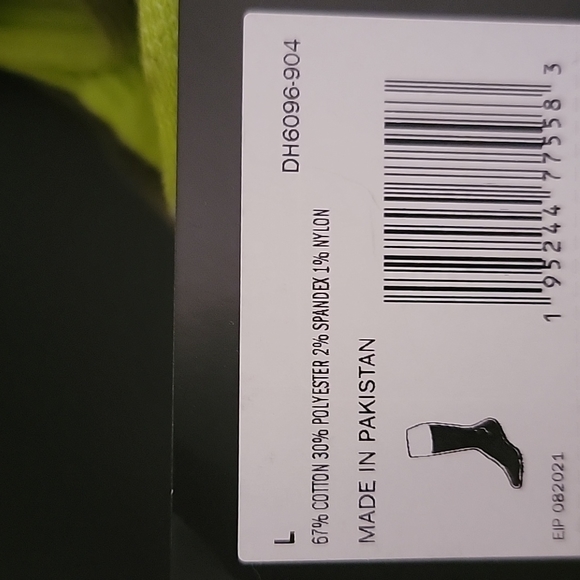 2 Pairs Unisex Nike Crew Socks,  color two green, Men 8-12 Wmn 10-13 - Picture 5 of 6